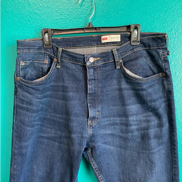 Wrangler Regular Fit Dark Straight Leg Jeans Men's 36 x 32 - Picture 2 of 9